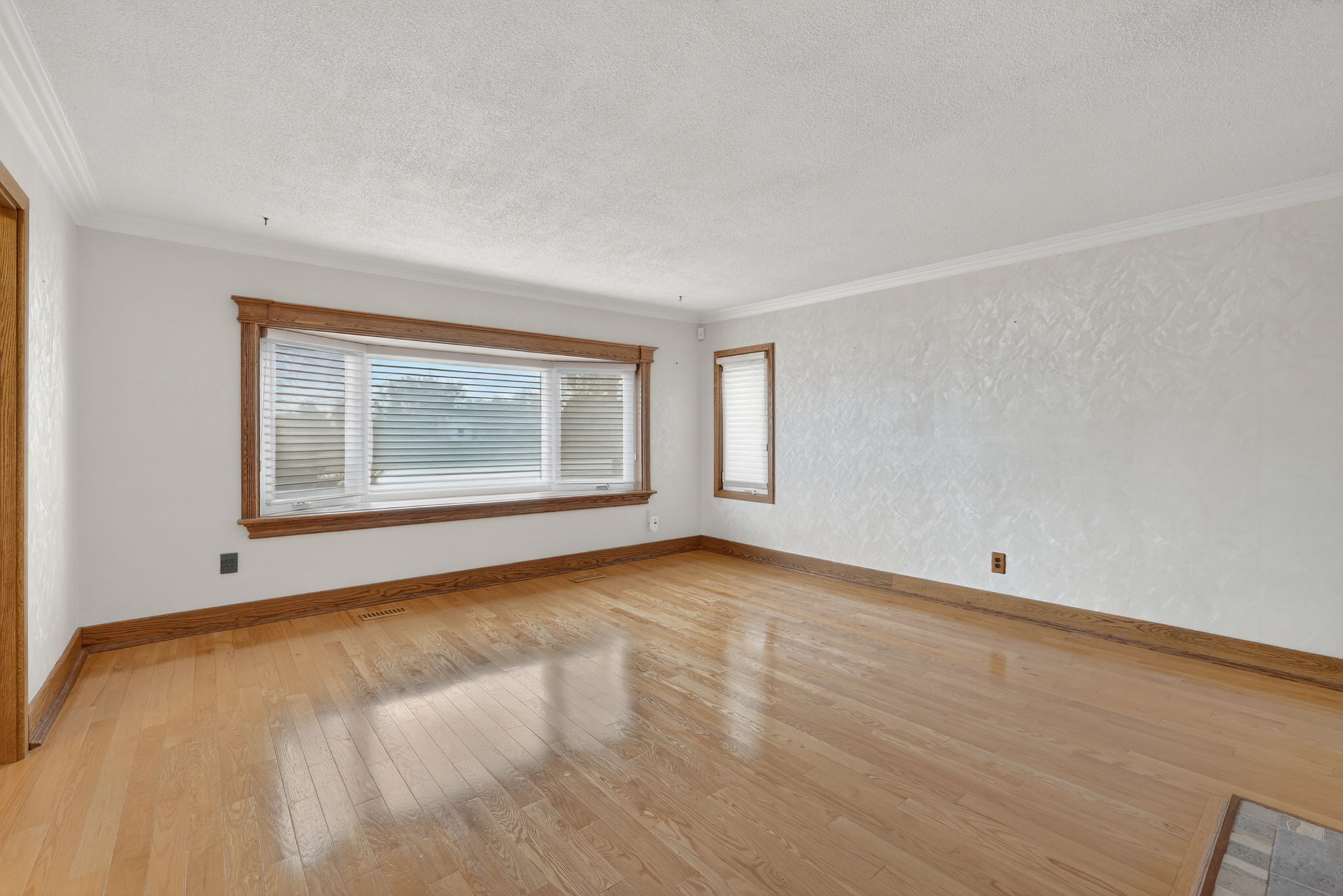 2512 Bloomington Road_115