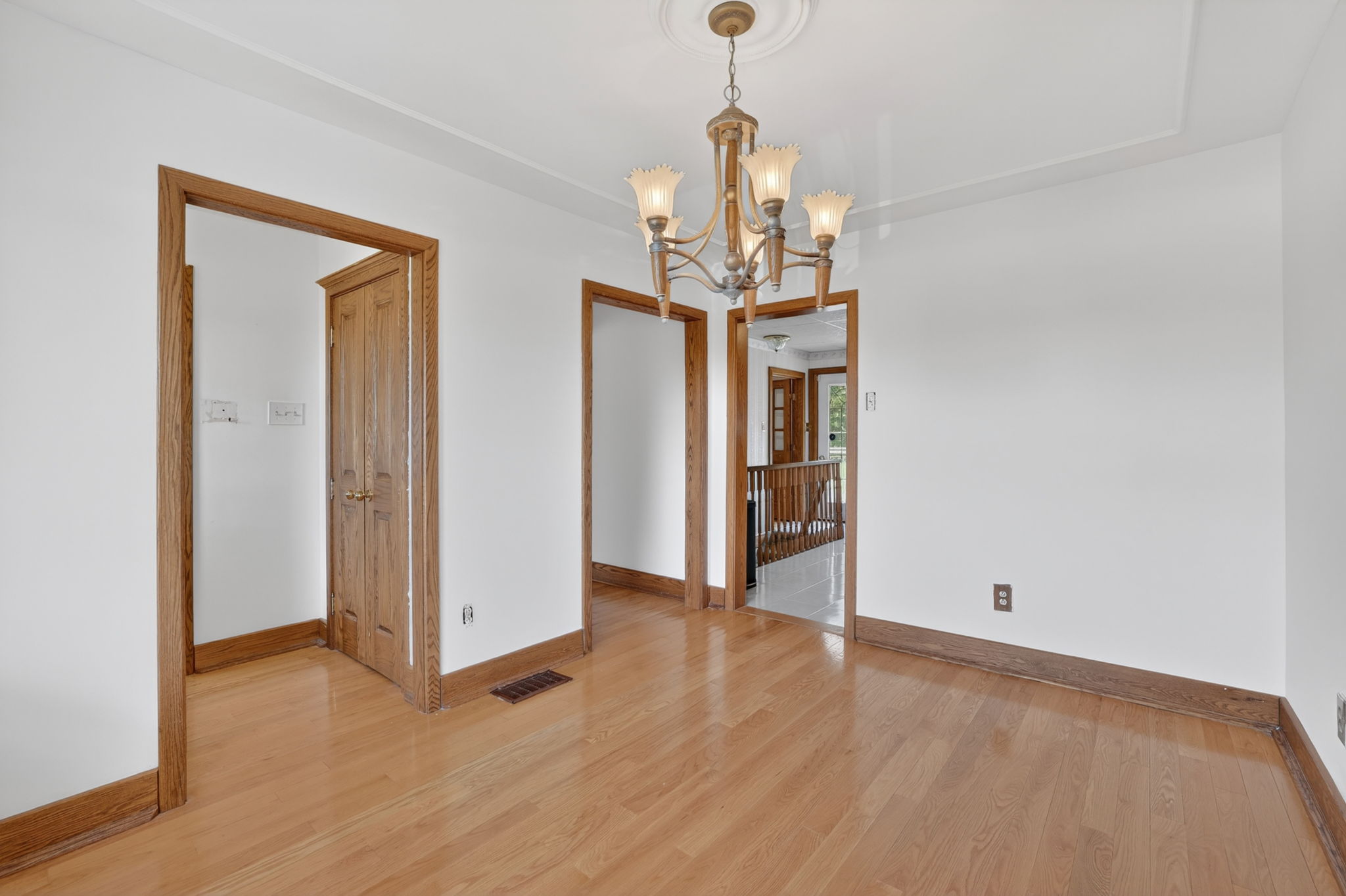 2512 Bloomington Road_118