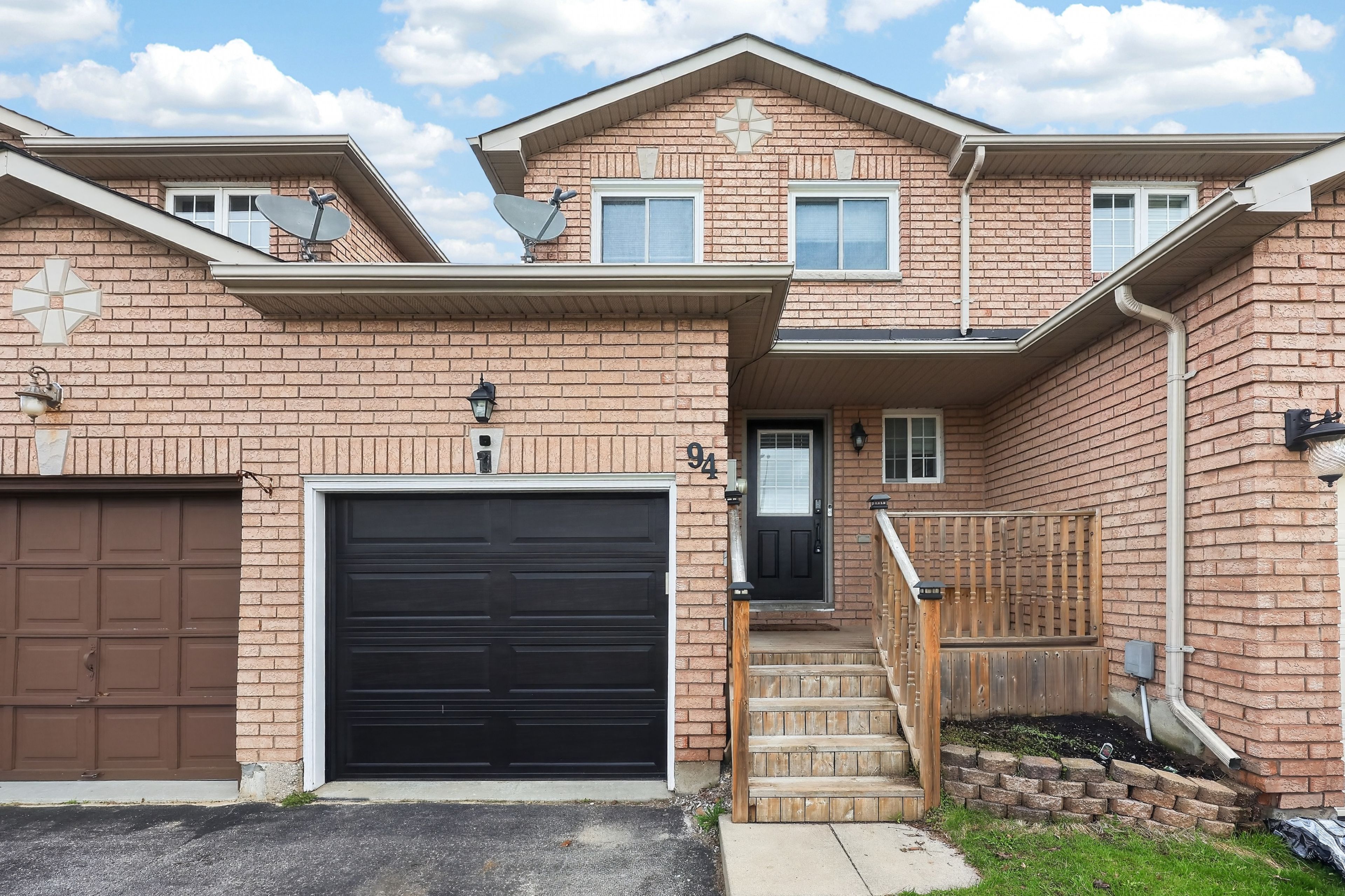 94 Lee Cres, Barrie