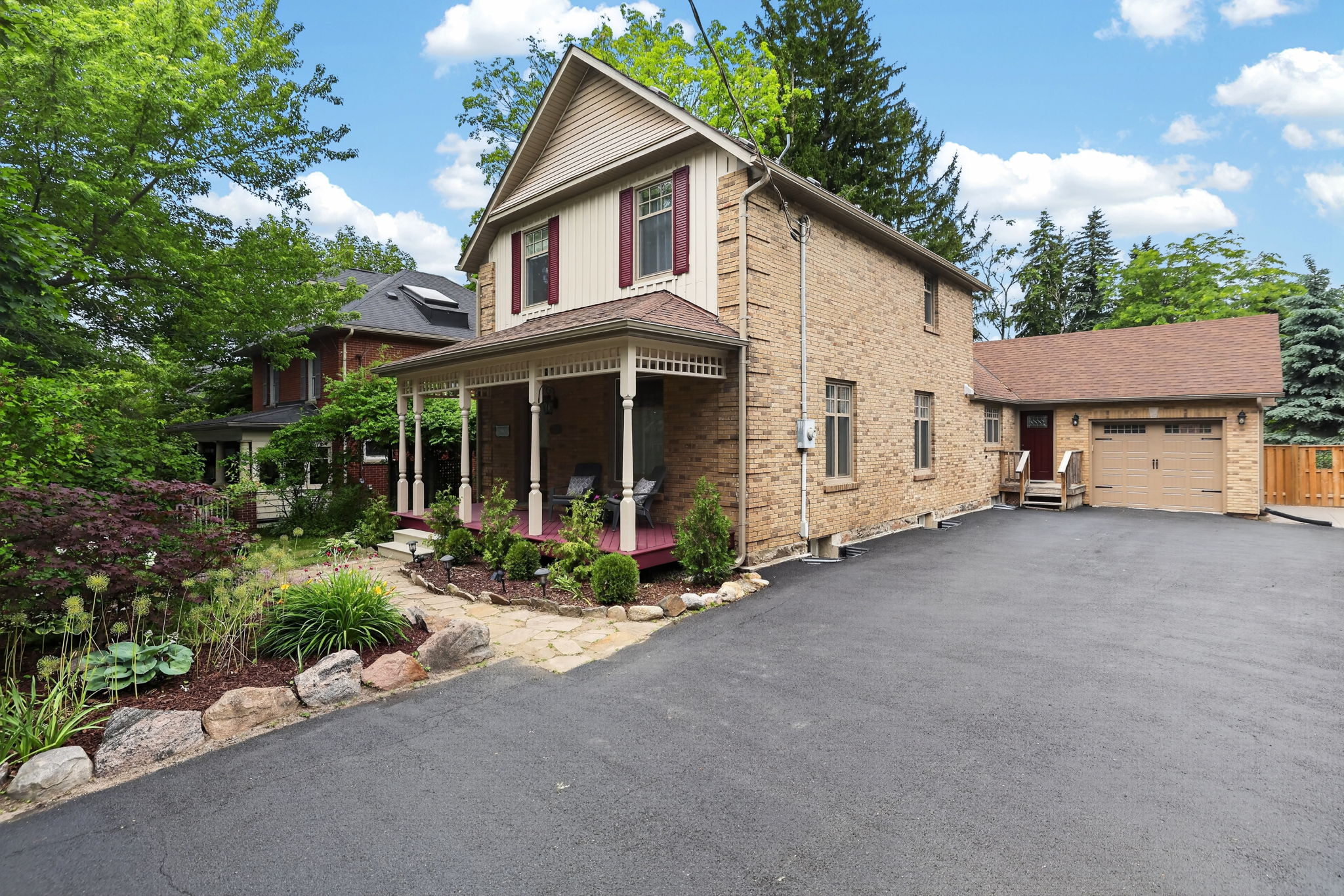 613 Queen St, Newmarket