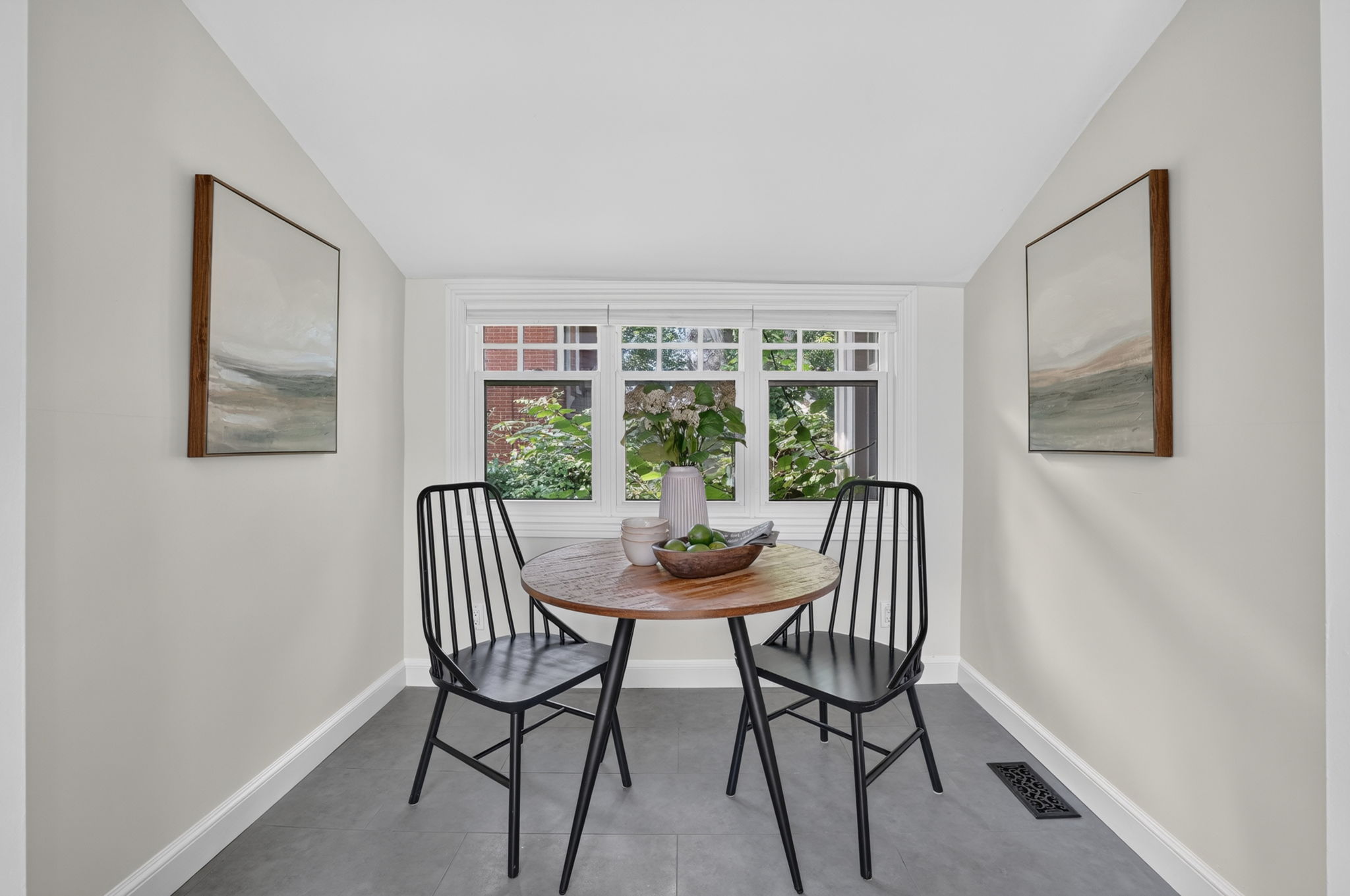 613 Queen Street_140