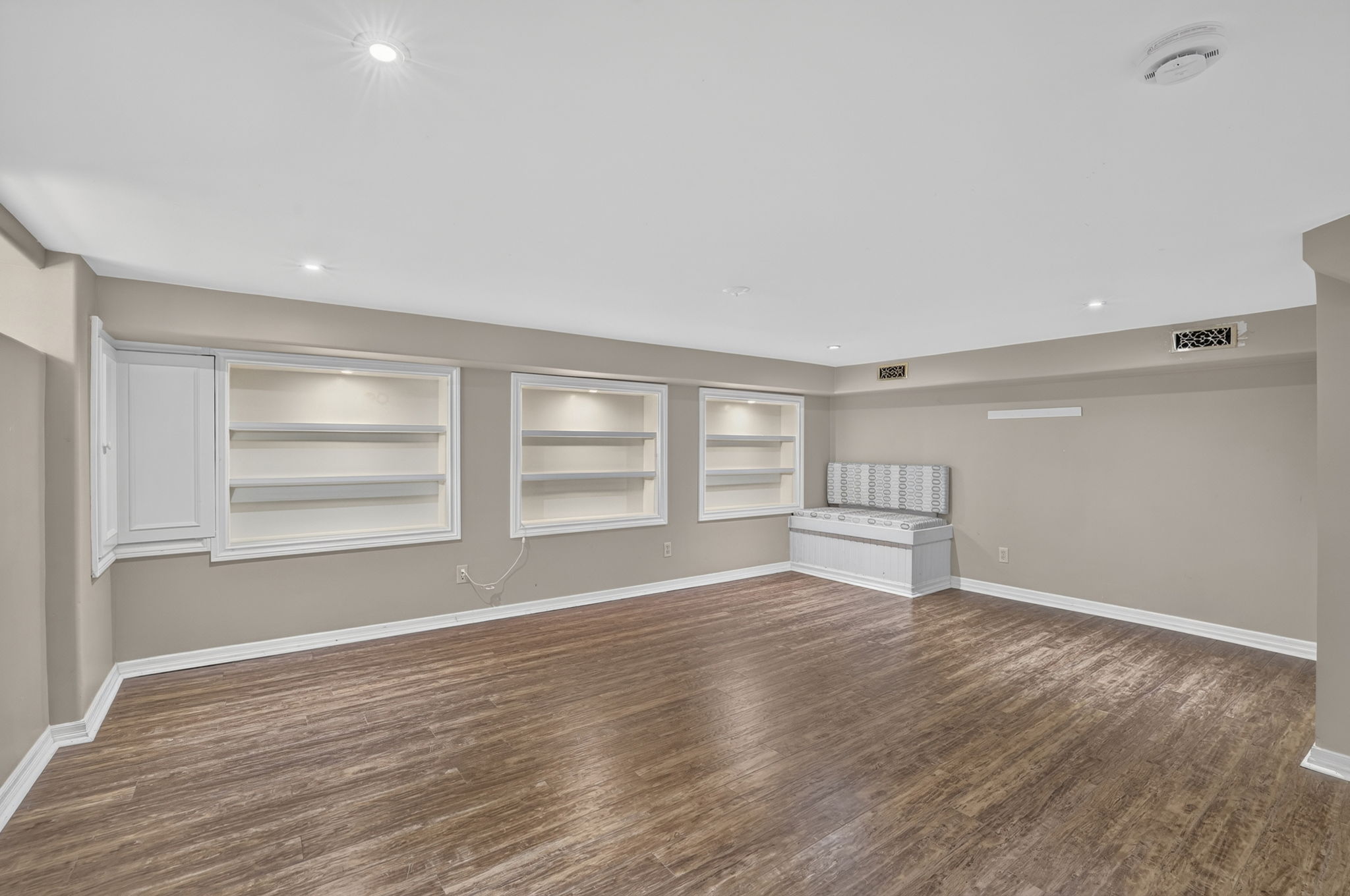 613 Queen Street_177