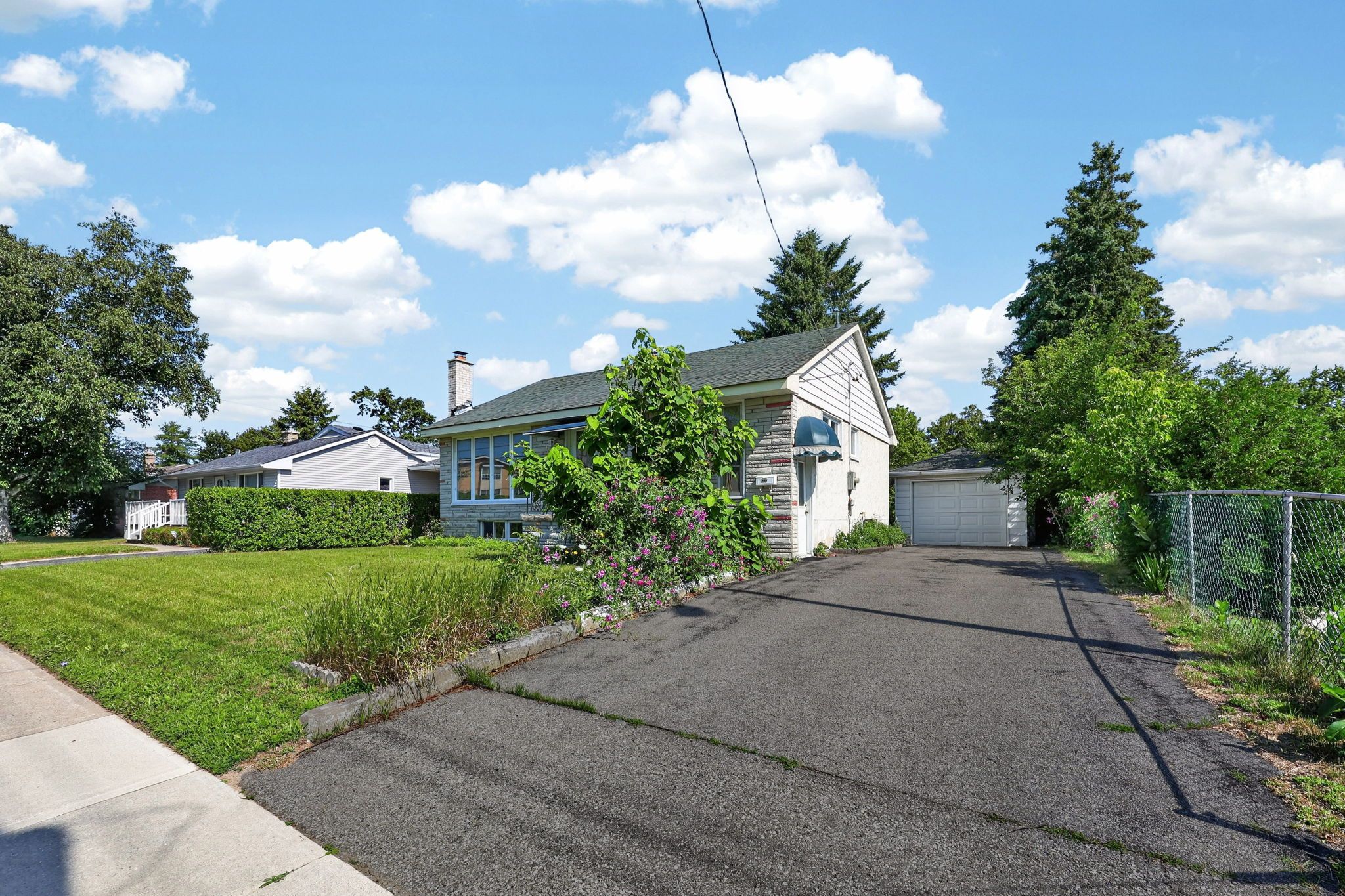 348 Grove St E_101