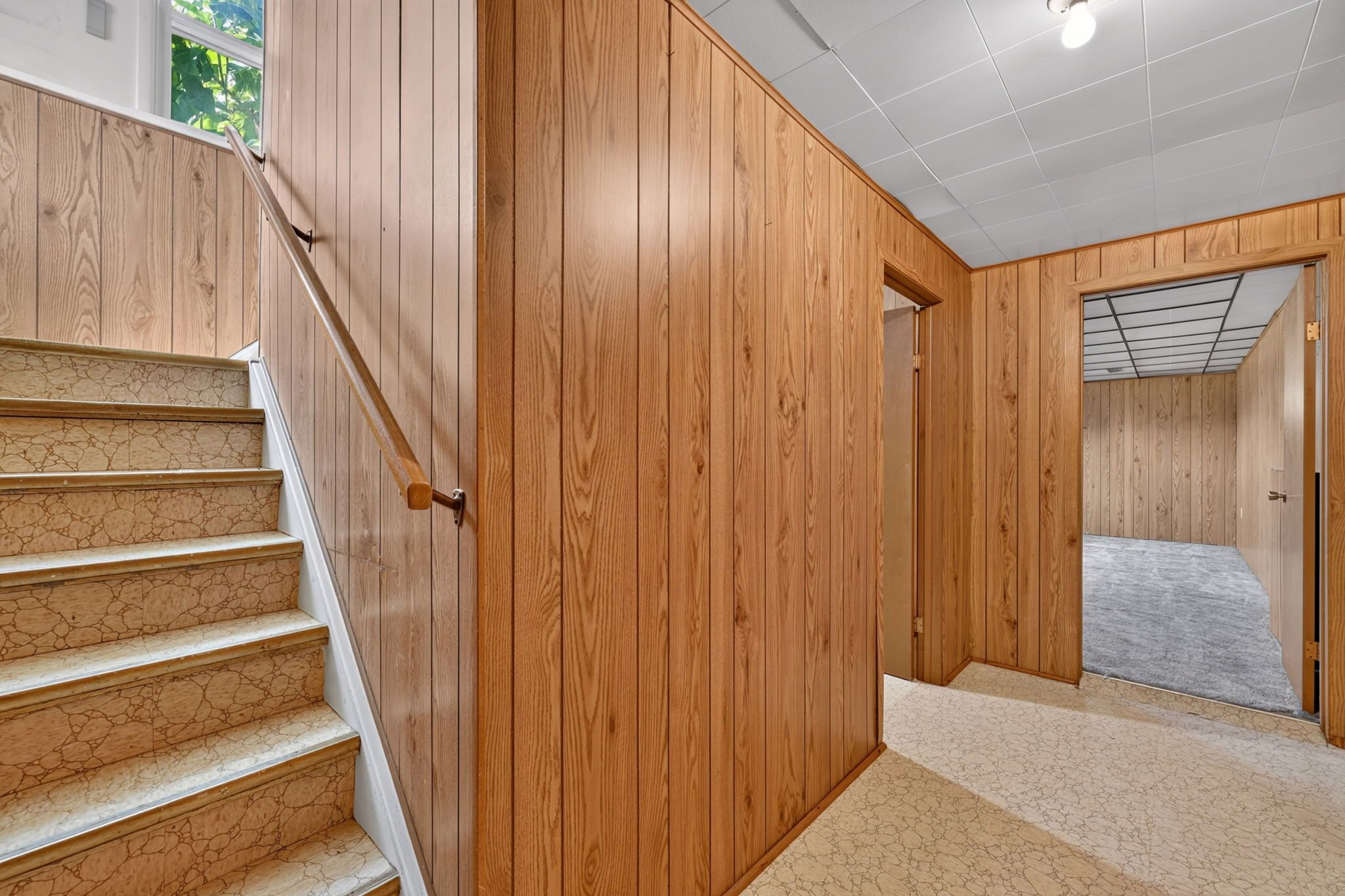 348 Grove St E_136