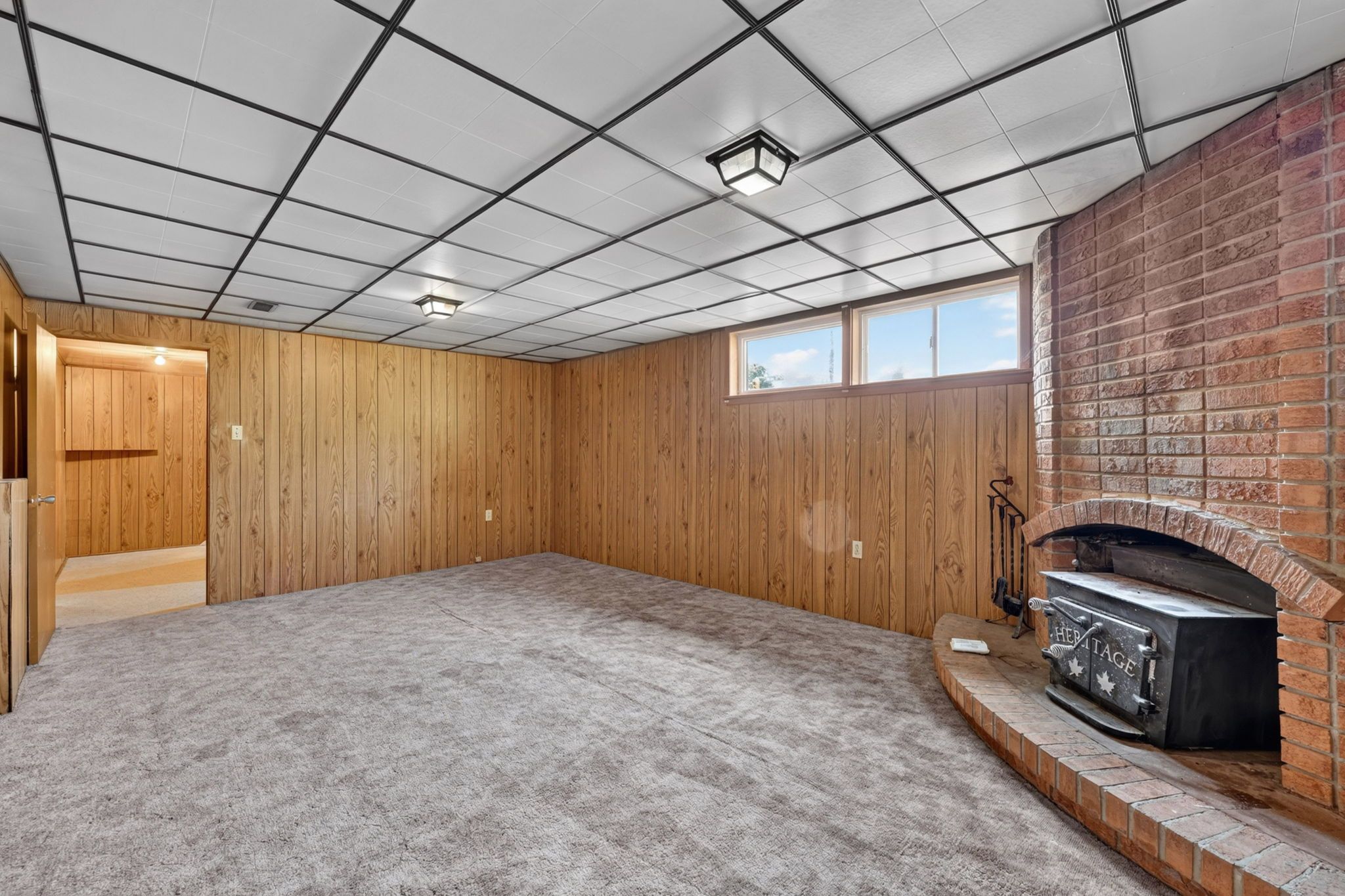 348 Grove St E_140