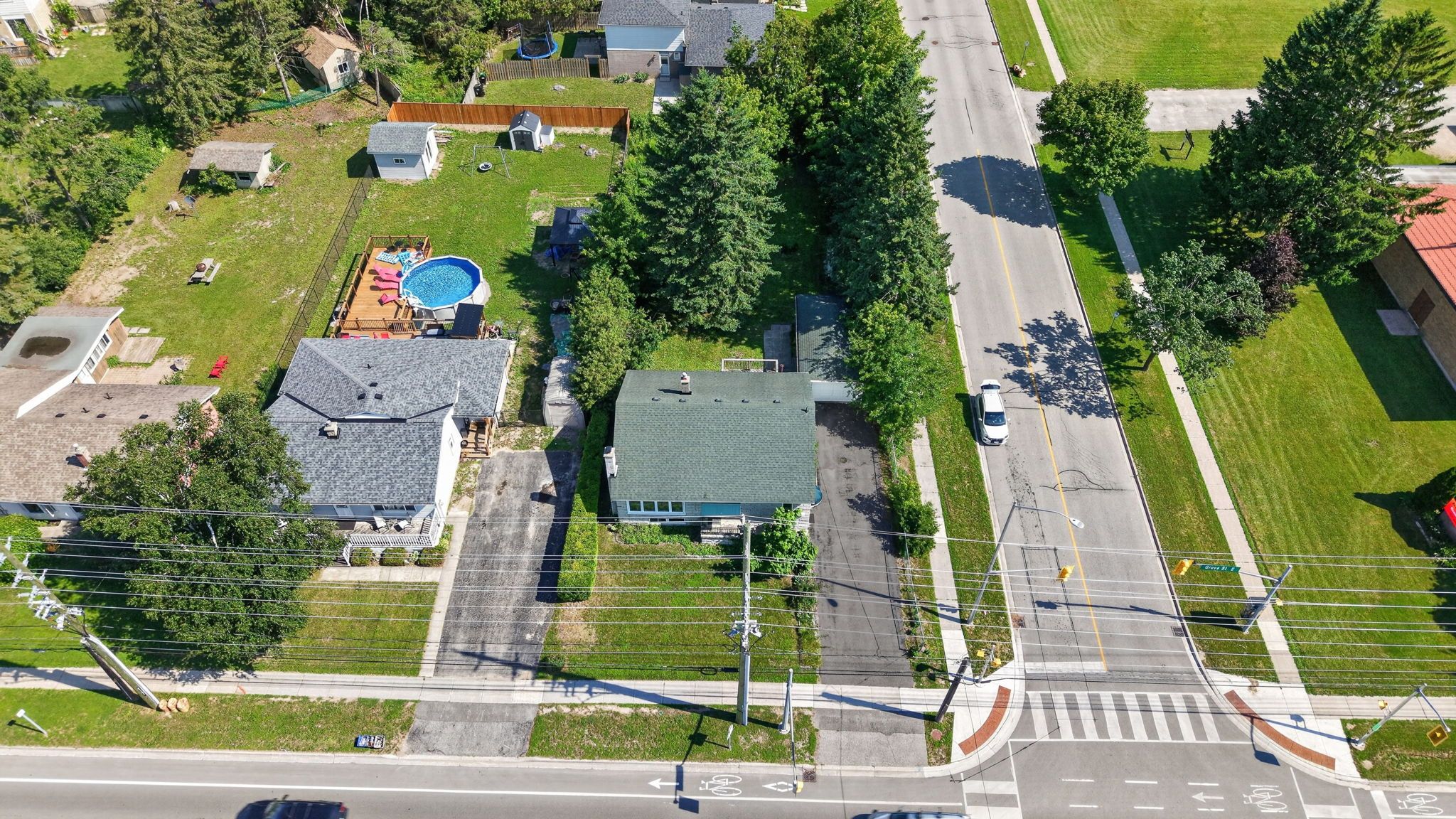 348 Grove St E_158