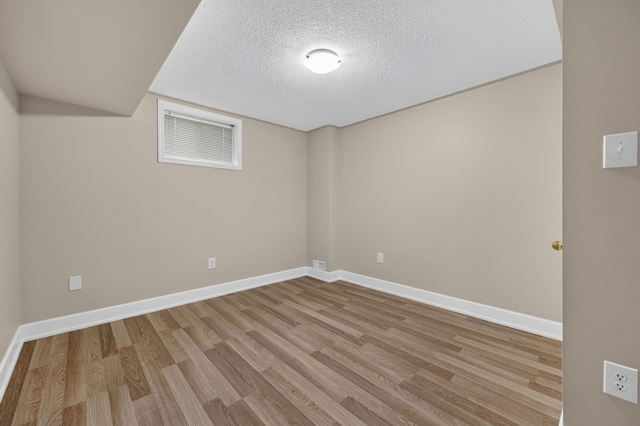 39 Hanmer Street_135