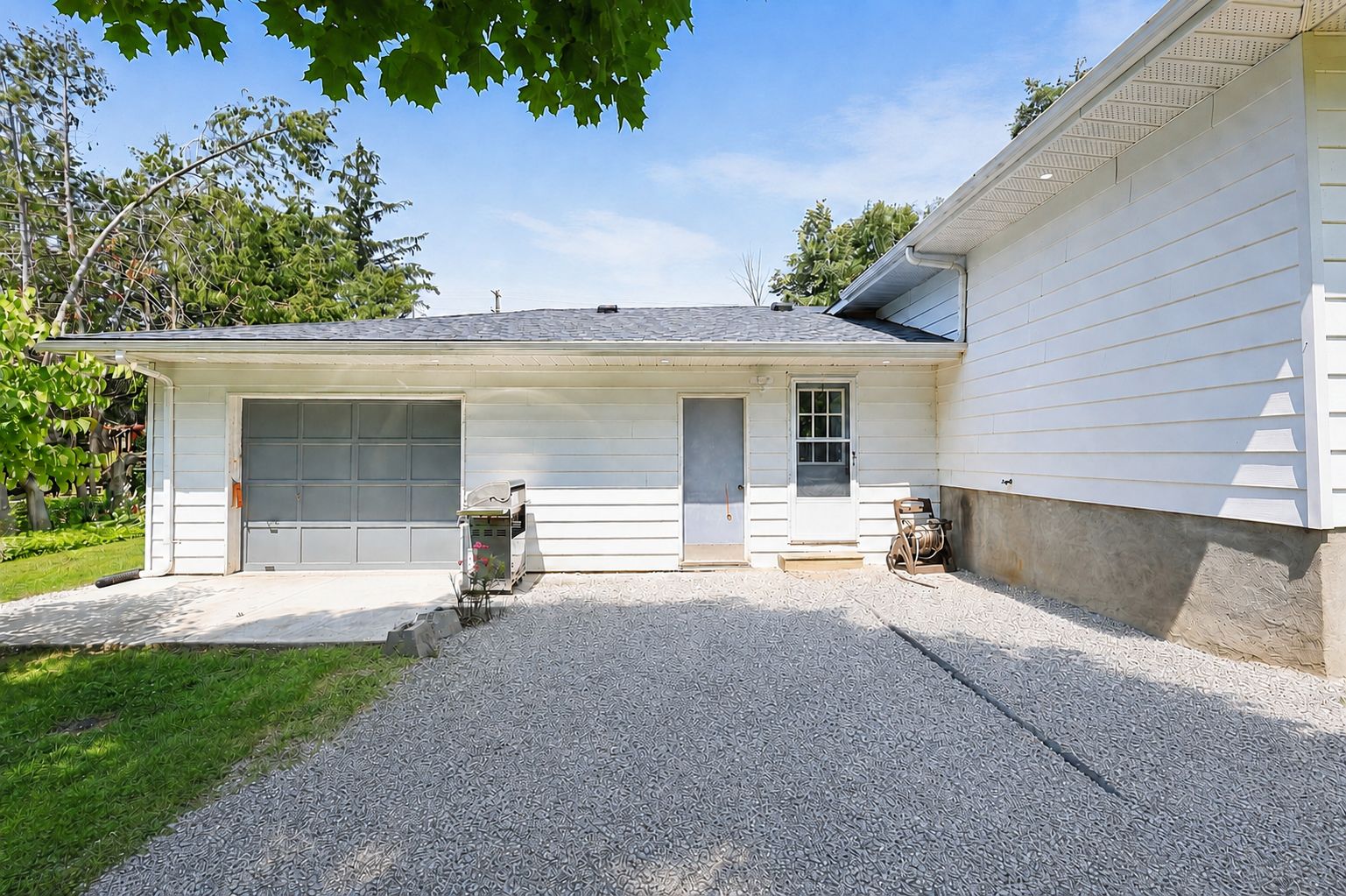 631 Lockhart Road – 143