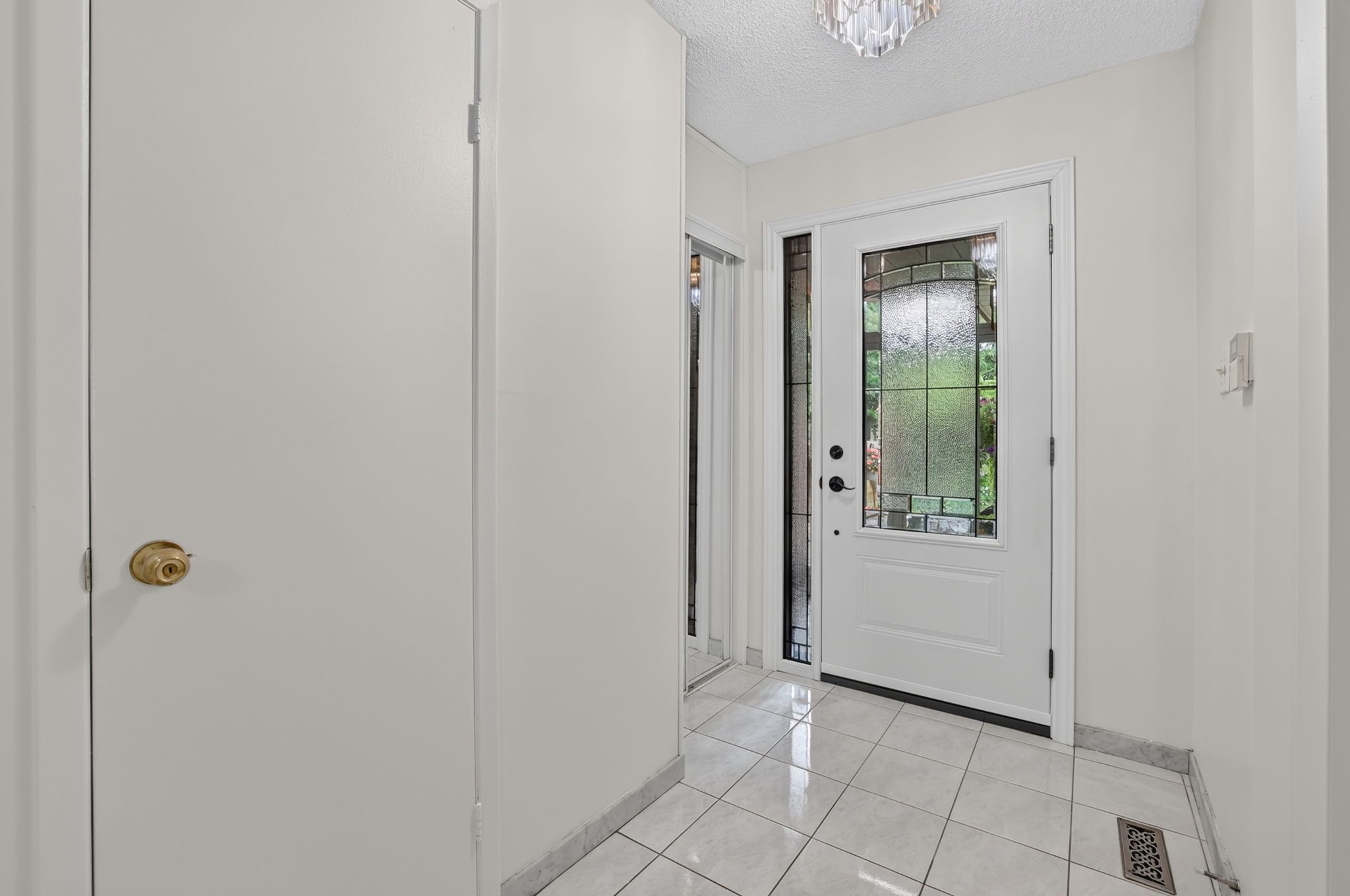76 Donna Drive_111