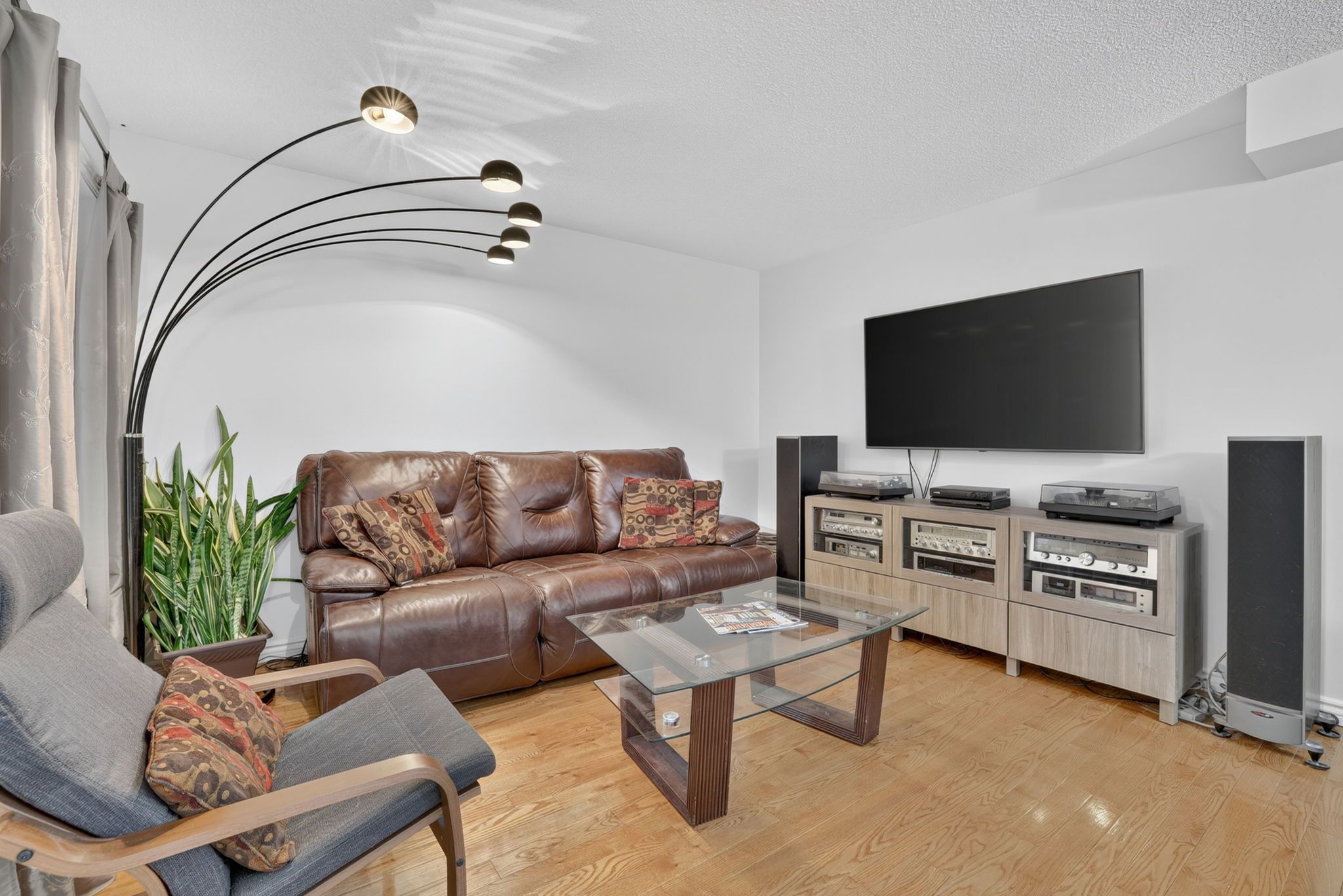 76 Donna Drive_116
