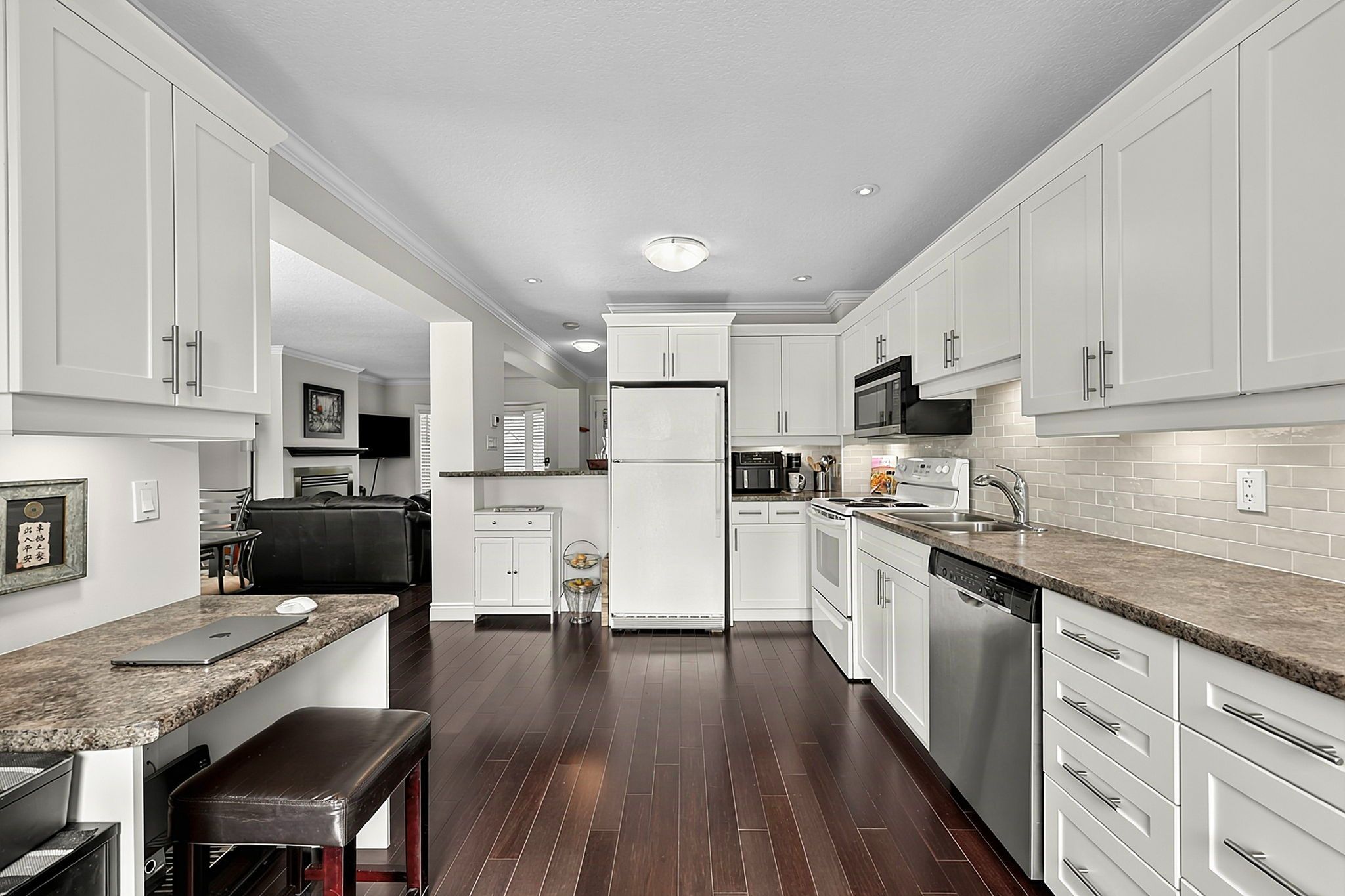 12 Grasett Crescent_127