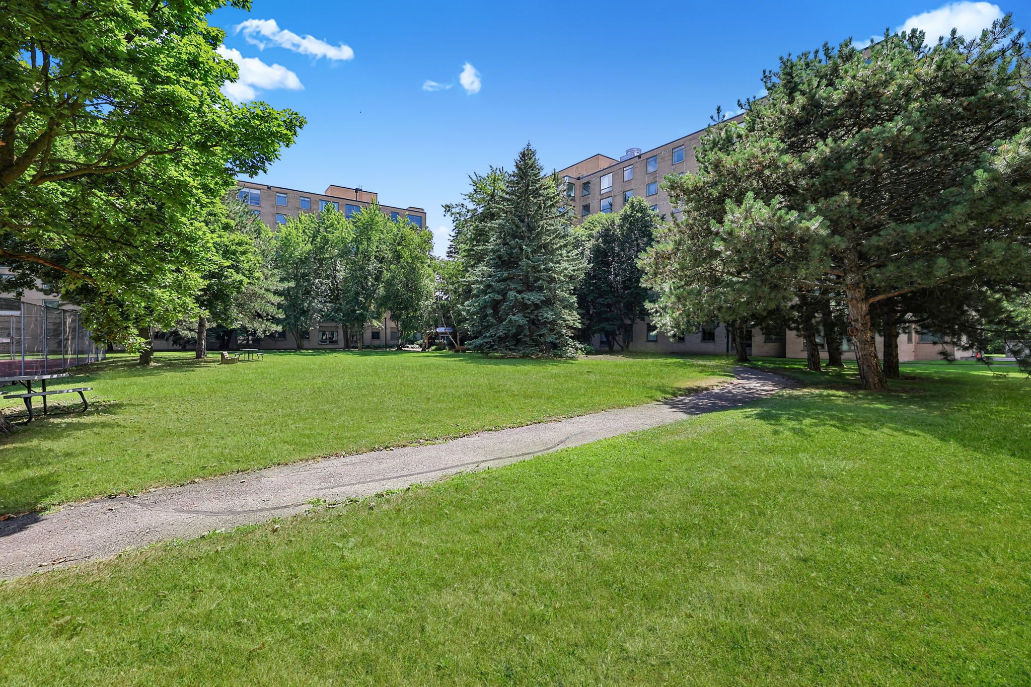 326 Major Mackenzie Drive E 705_105