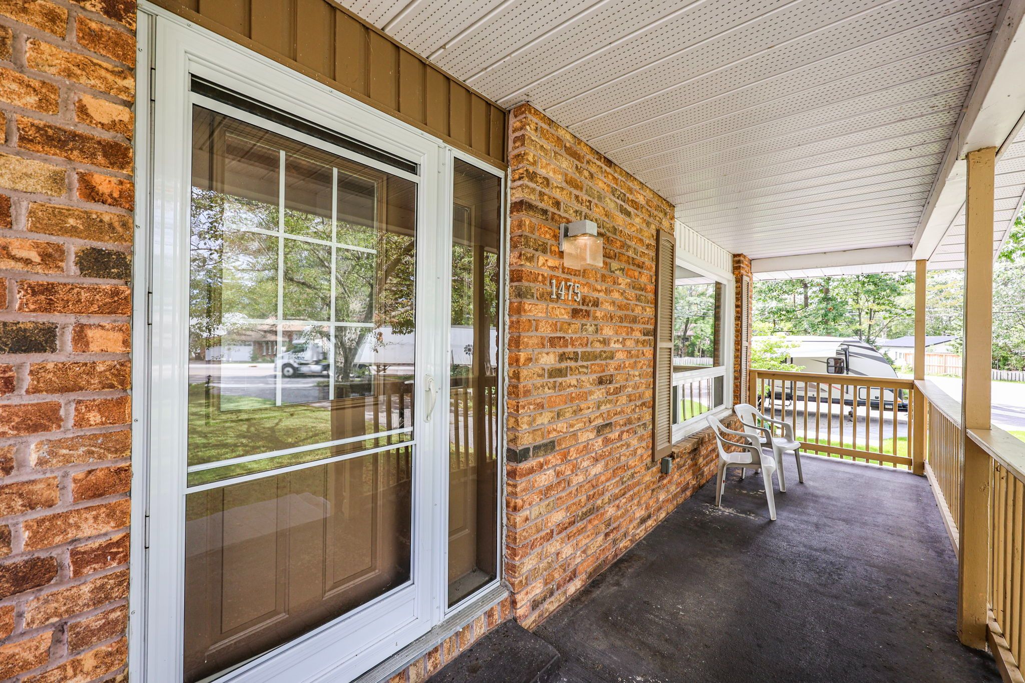 1475 River Road West_105