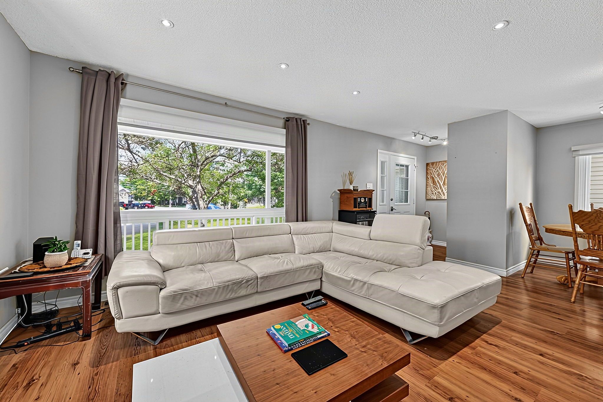 1475 River Road West_110