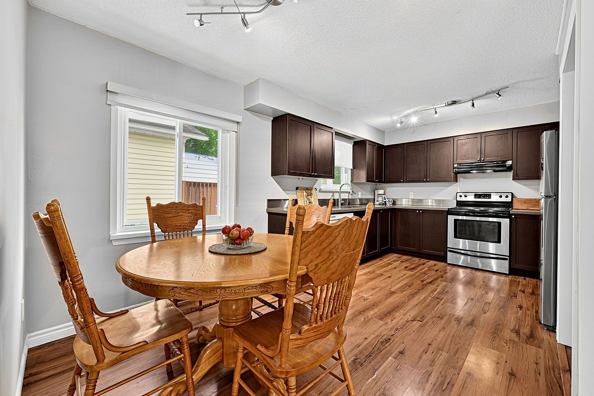 1475 River Road West_112