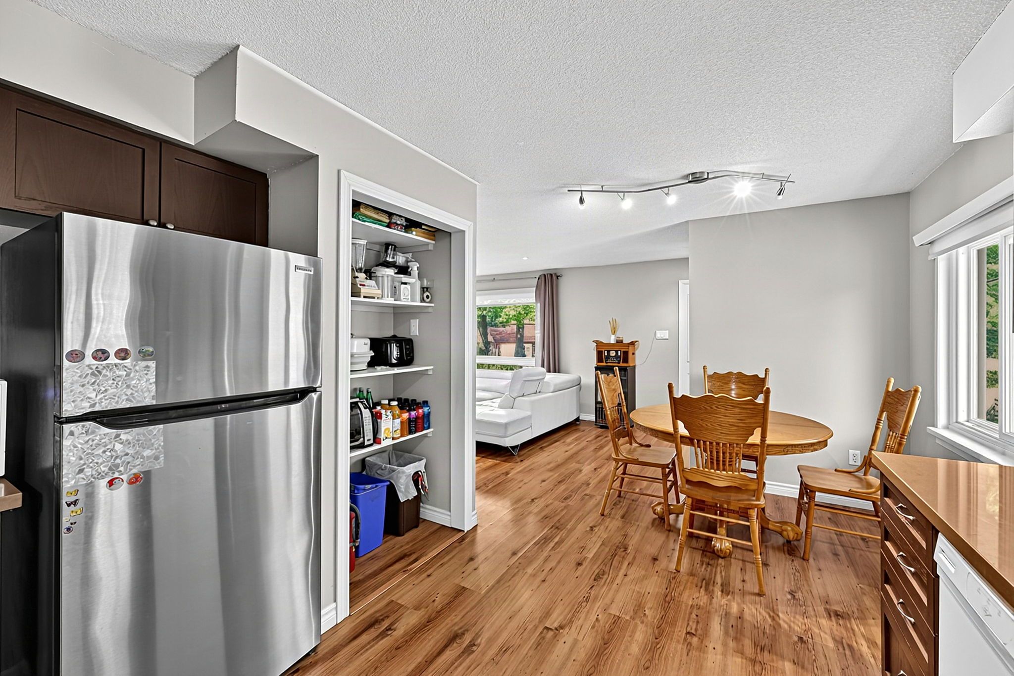 1475 River Road West_115