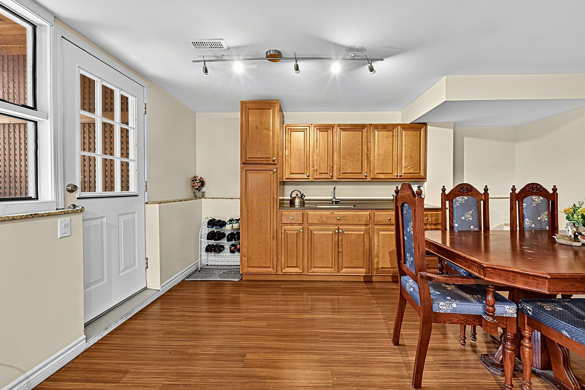 1475 River Road West_125