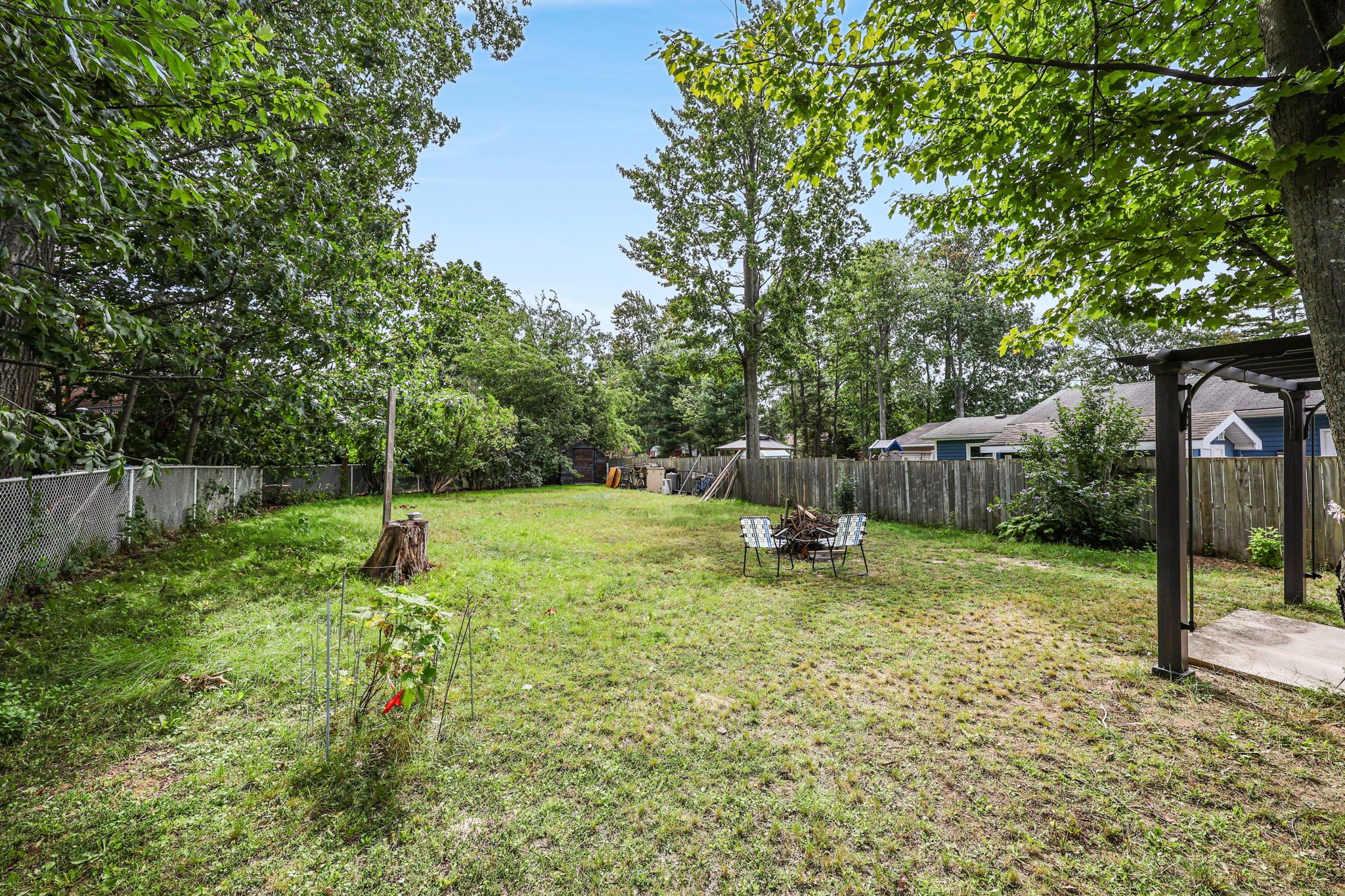 1475 River Road West_139