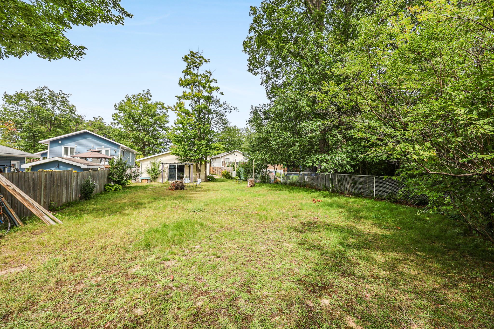 1475 River Road West_141