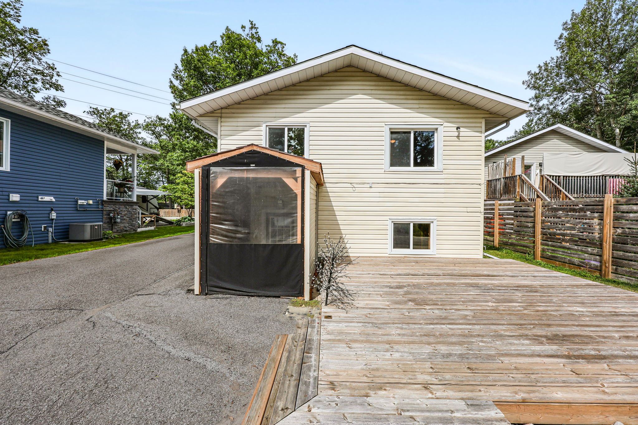 1475 River Road West_144