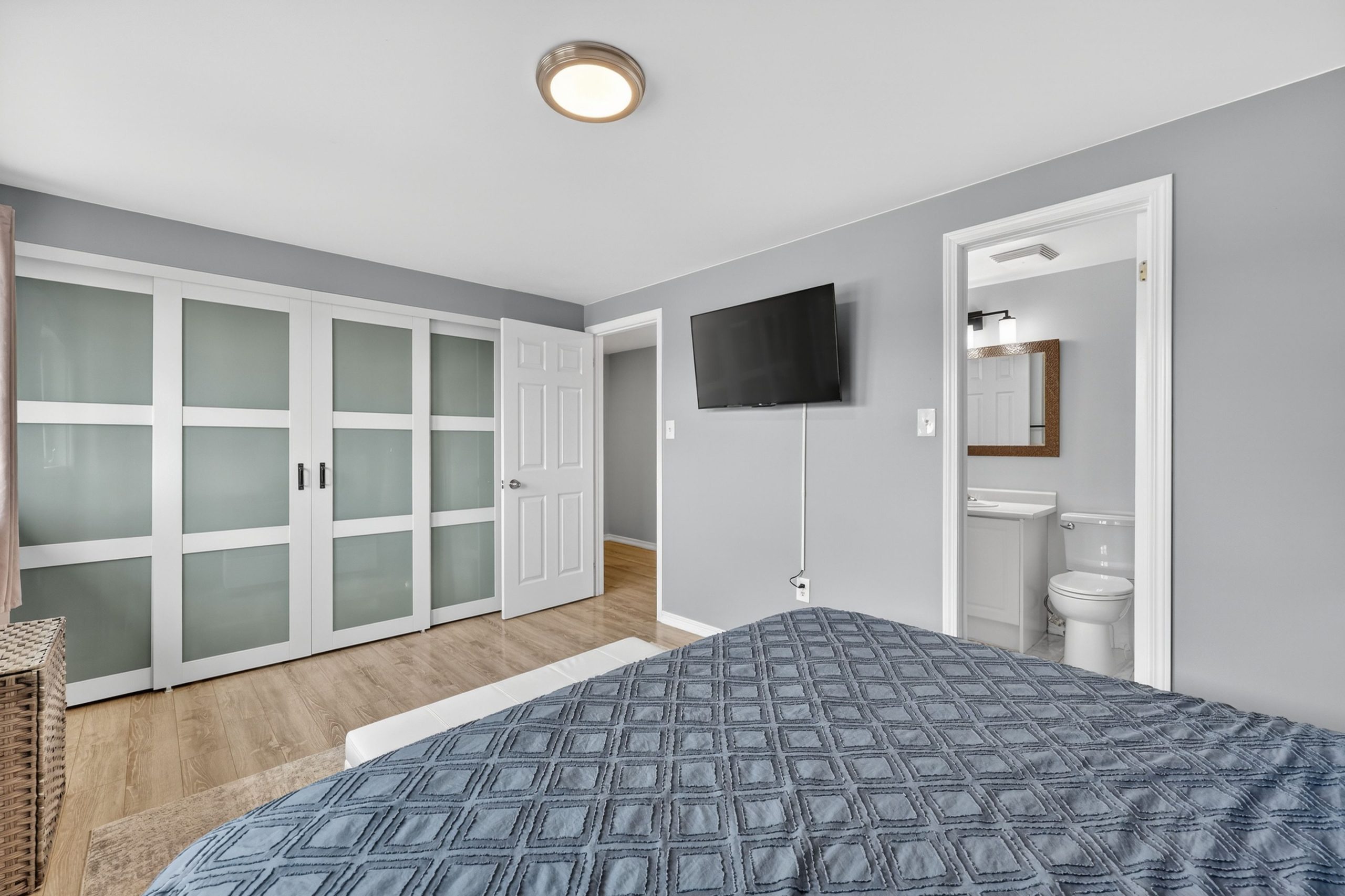 2057 Osbond Road_130