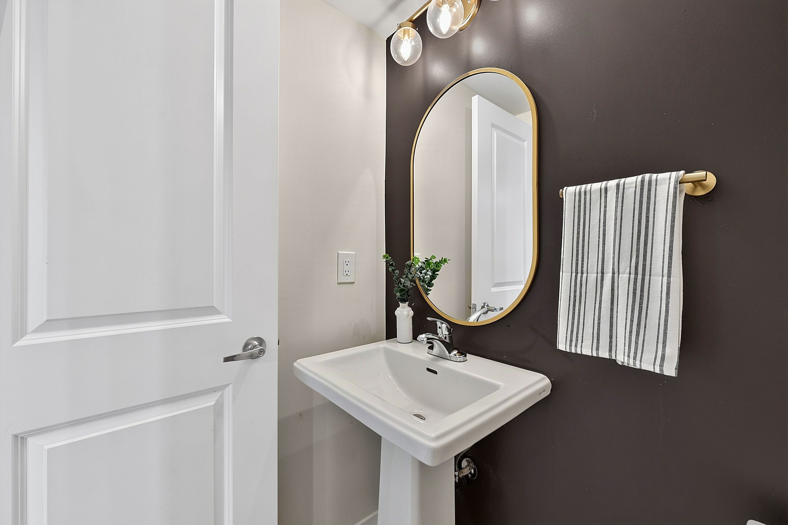 2526 Castlegate Crossing_139