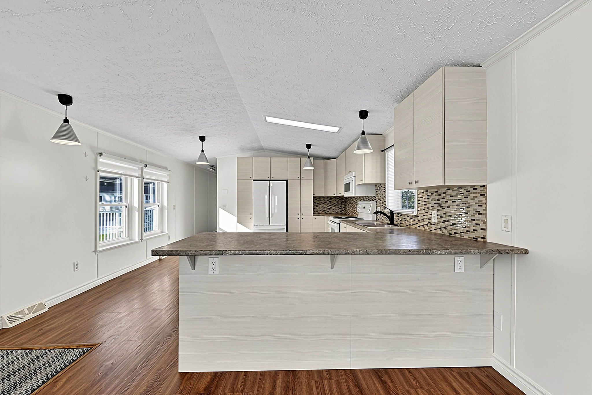 4041 Ash Crescent (13)