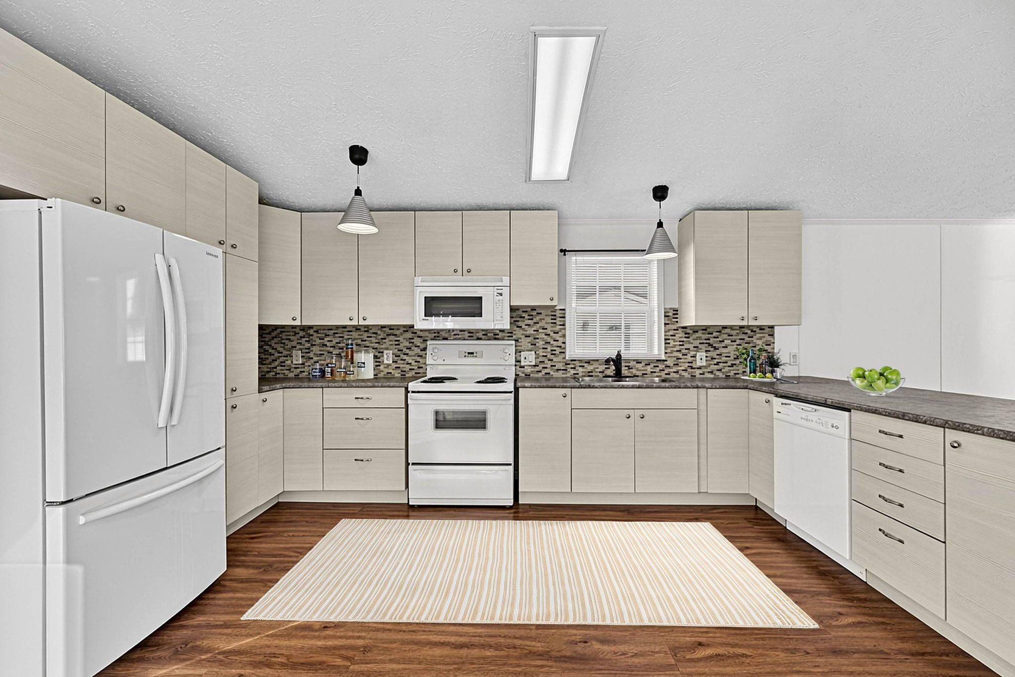 4041 Ash Crescent (16)_VS