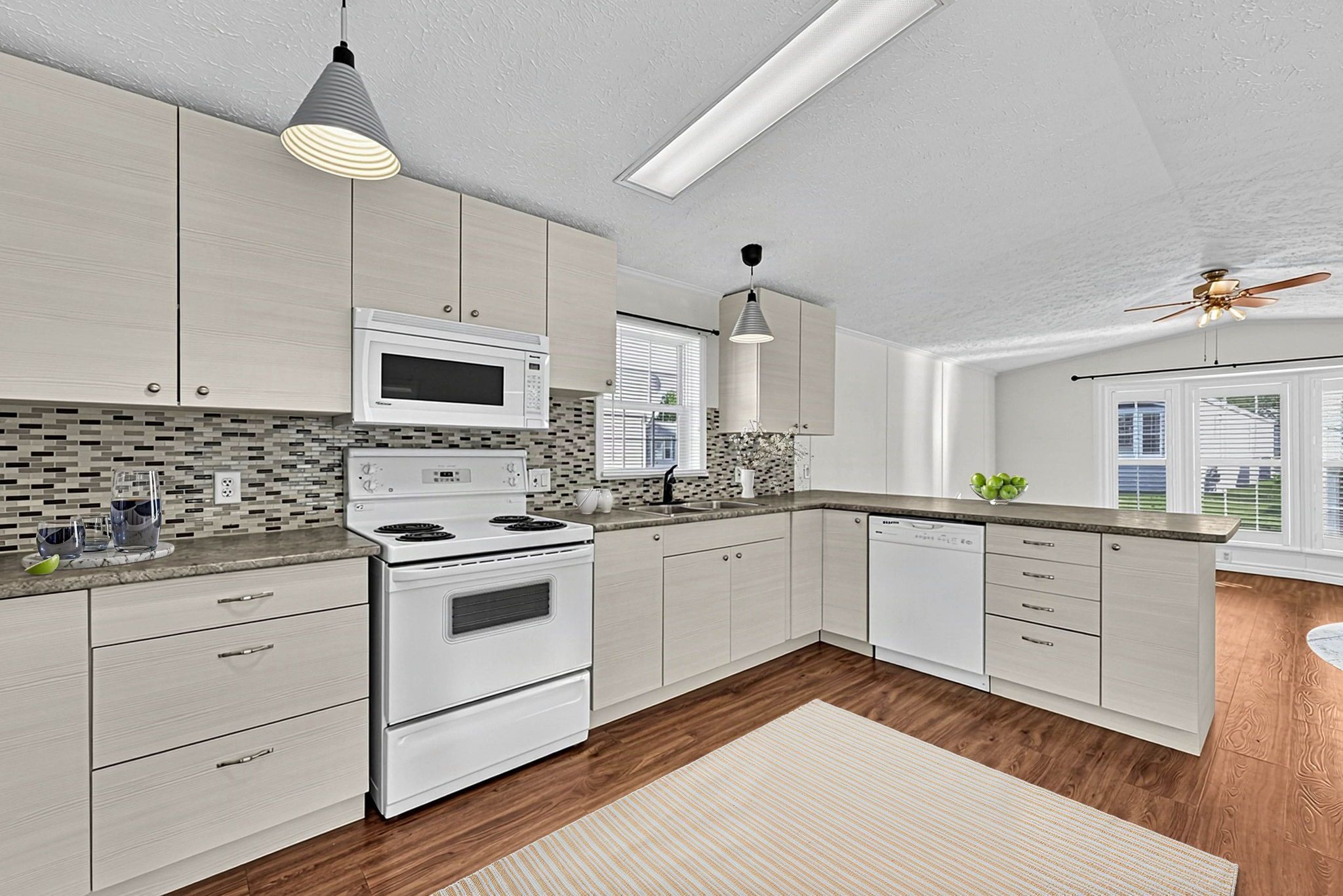 4041 Ash Crescent (17)_VS