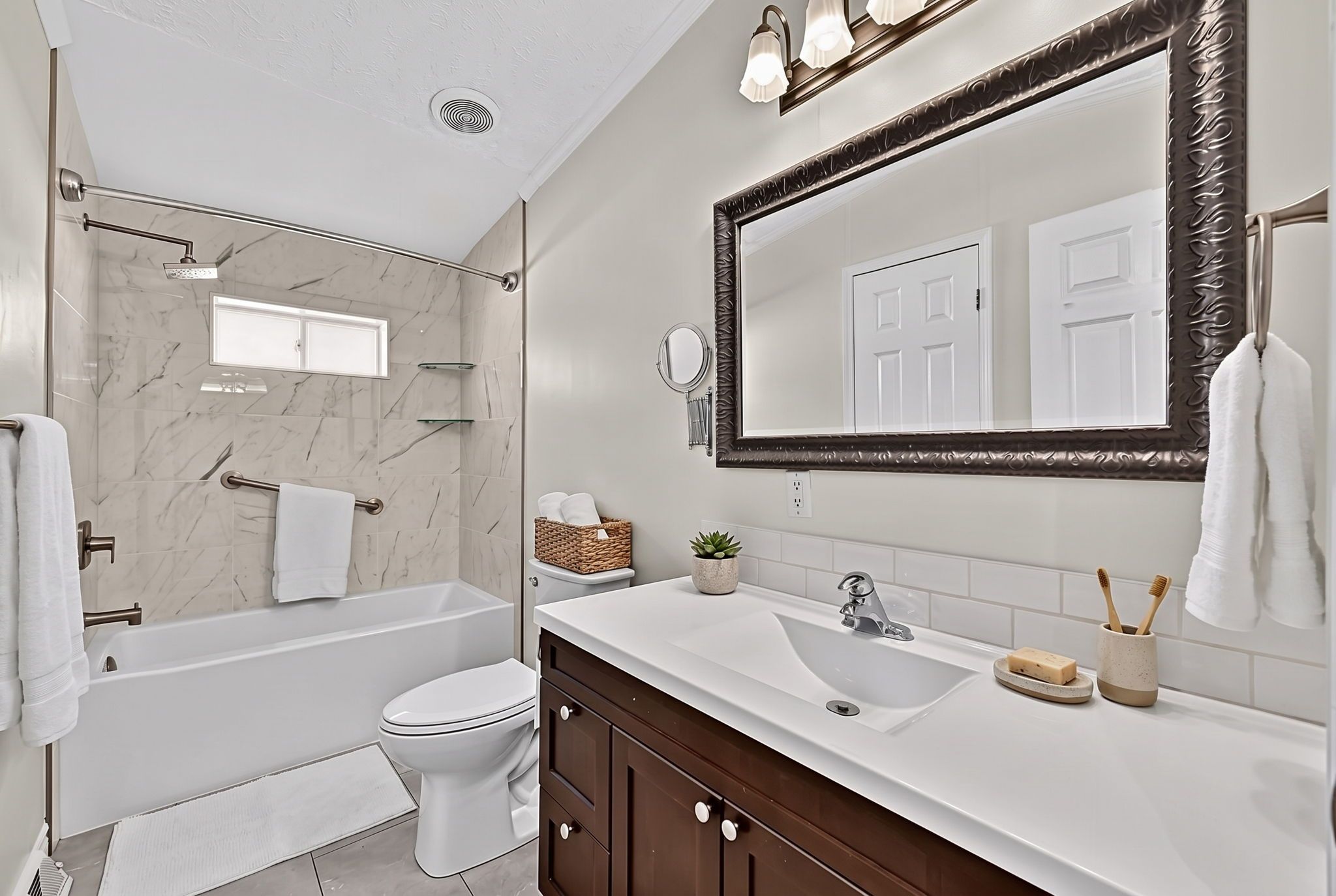 4041 Ash Crescent (24)_VS