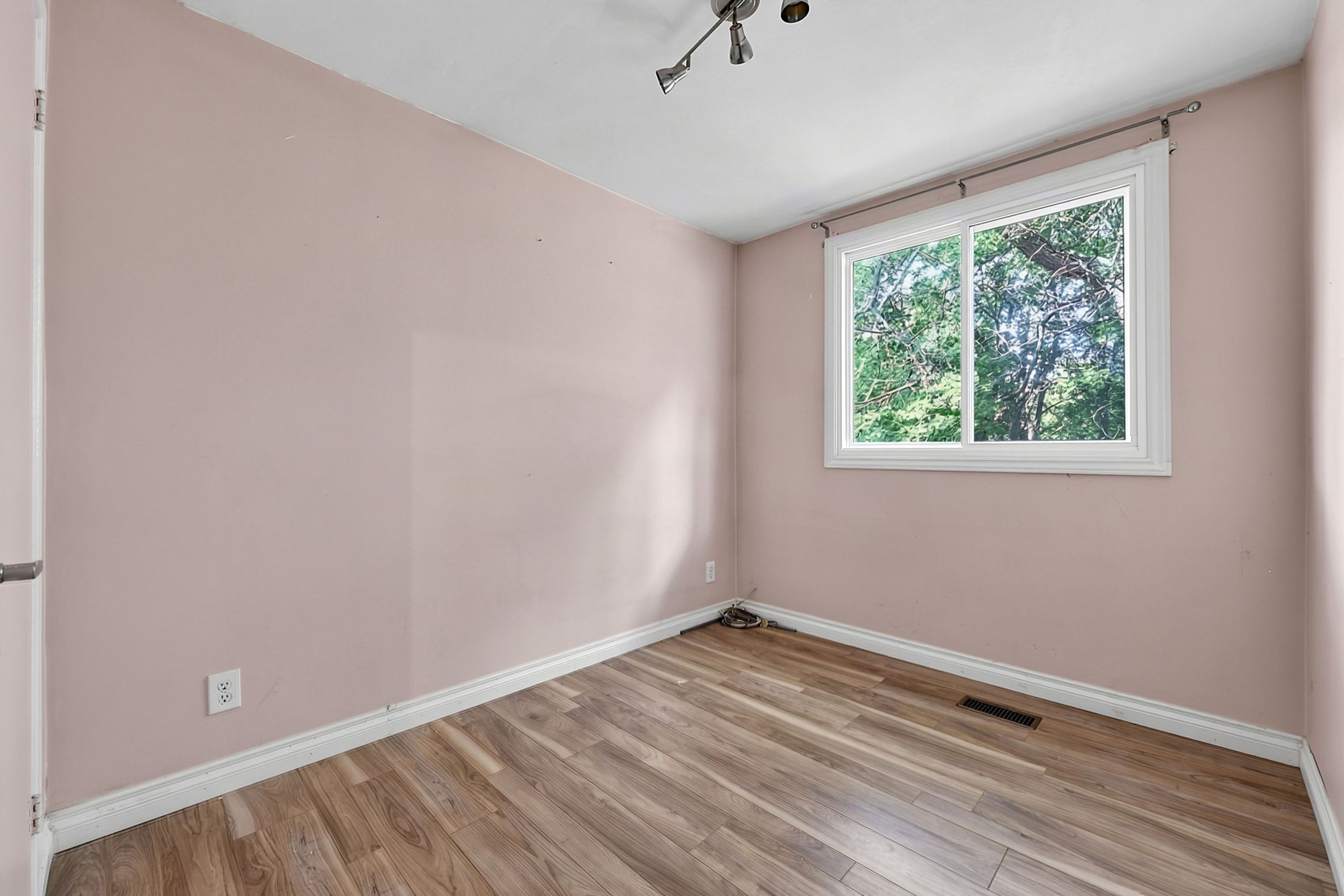 73 Kulpin Avenue_121