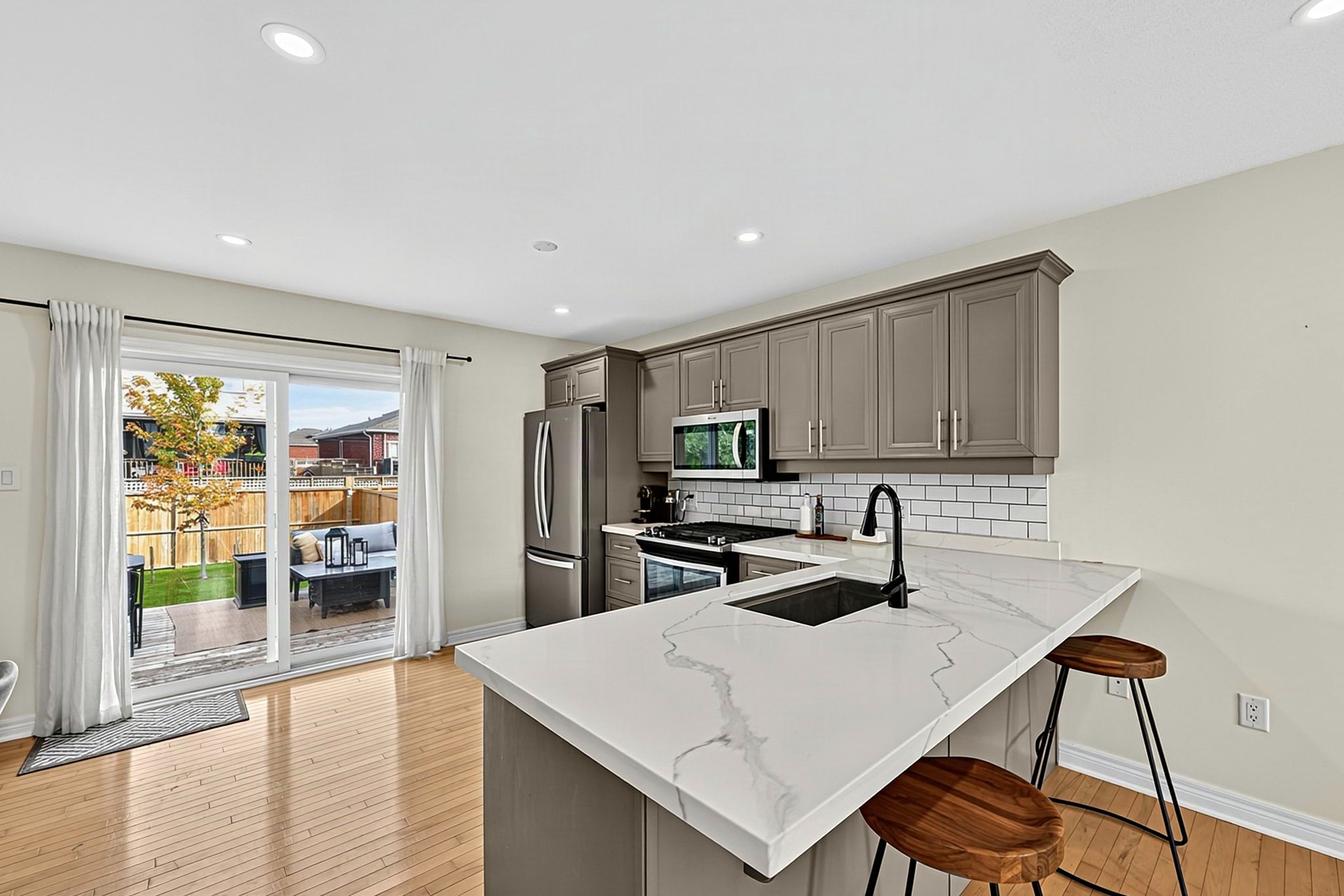 8 Graham St INT (10)