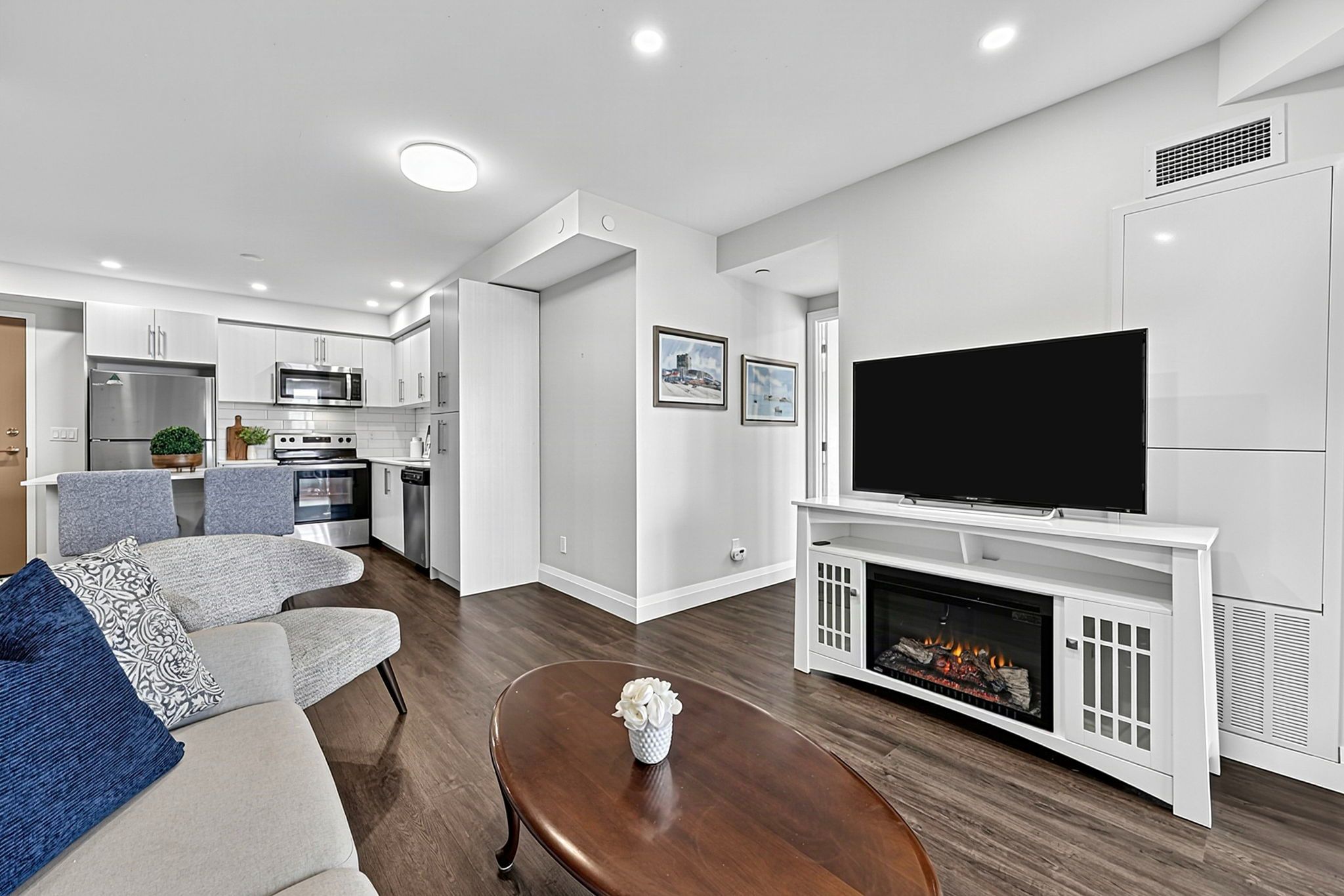 819 – 58 Lakeside Terrace_121