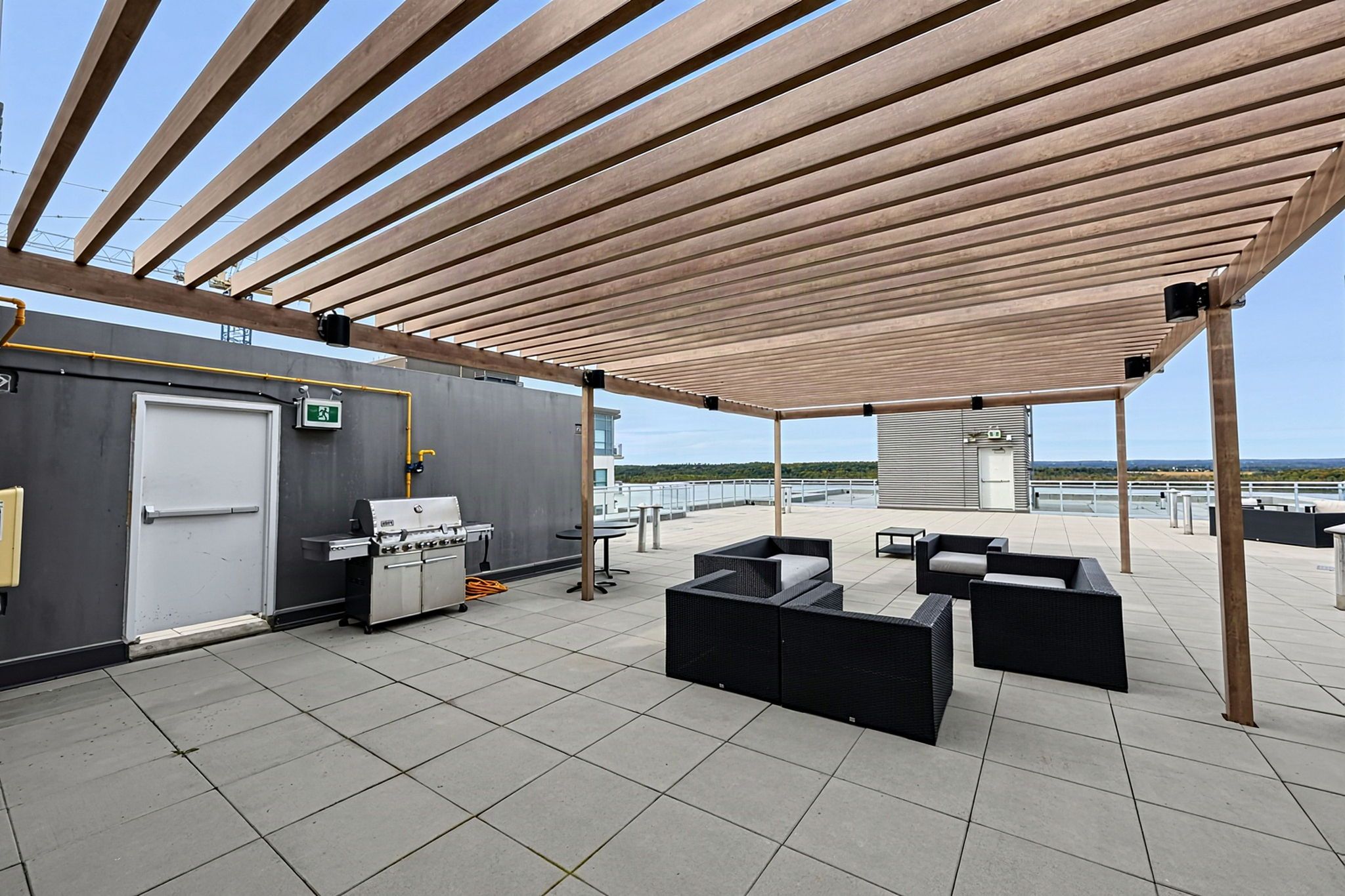819 – 58 Lakeside Terrace_135