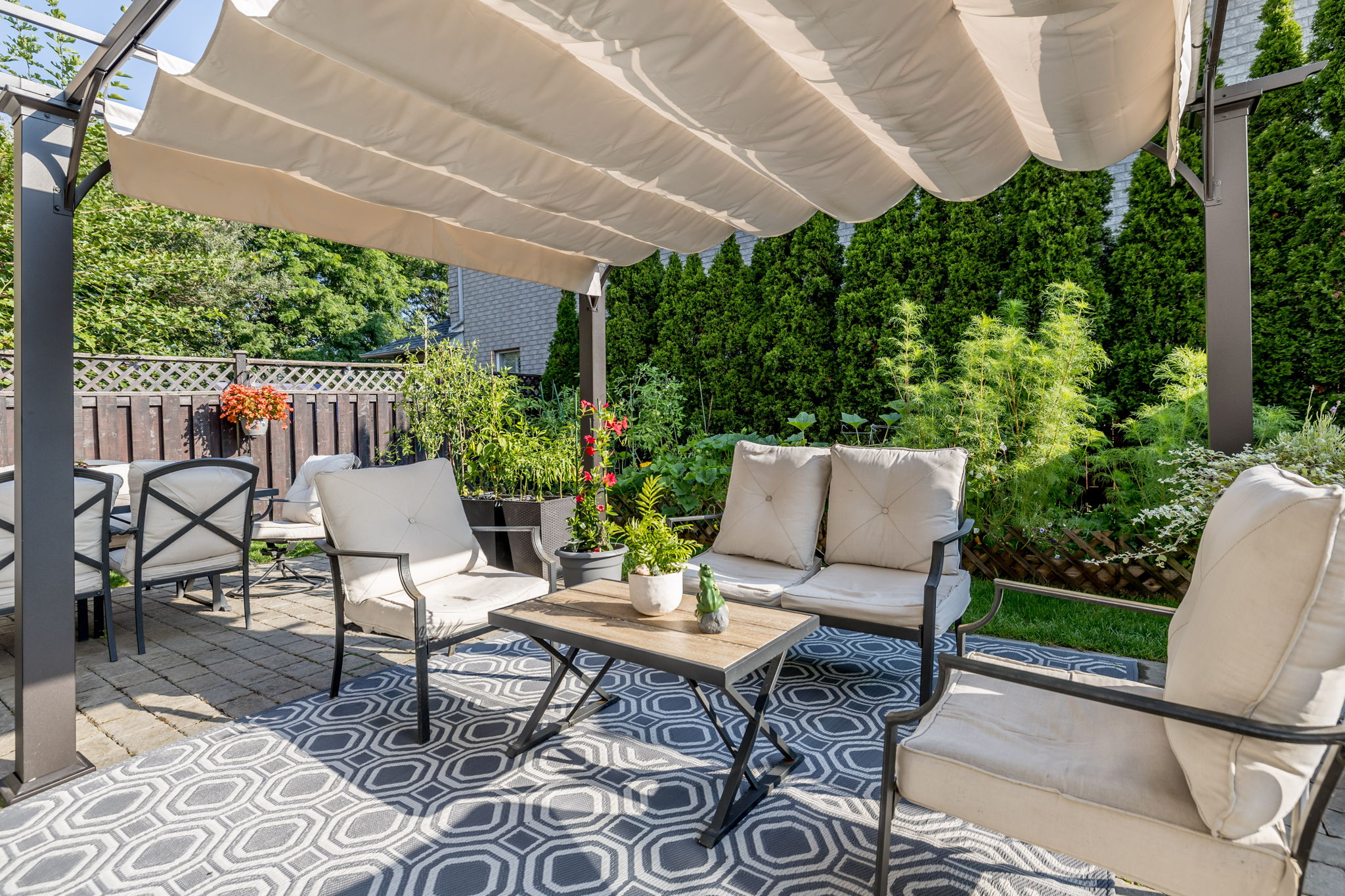 160 Golden Gate Circle-10
