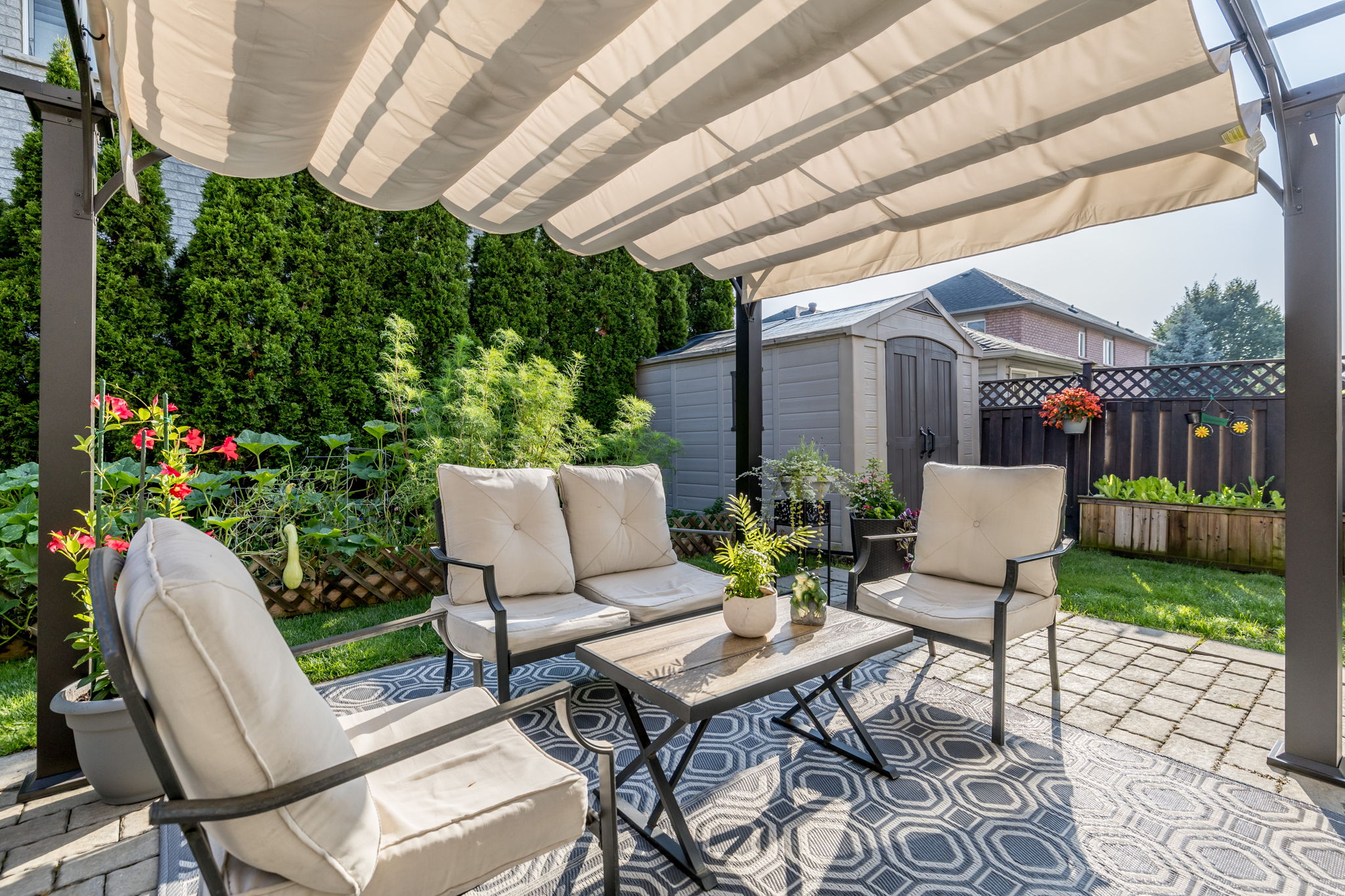 160 Golden Gate Circle-9