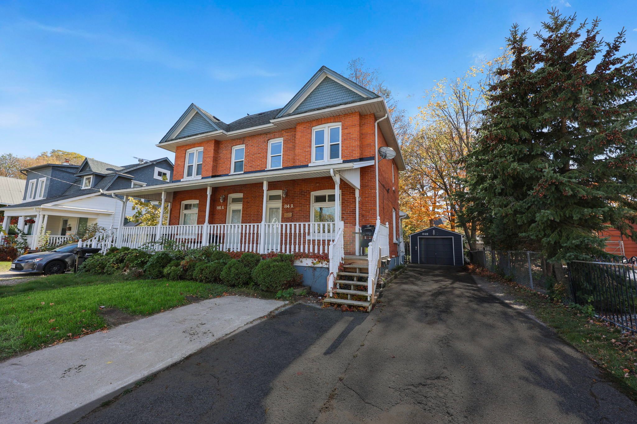 84 Burton Ave, Barrie
