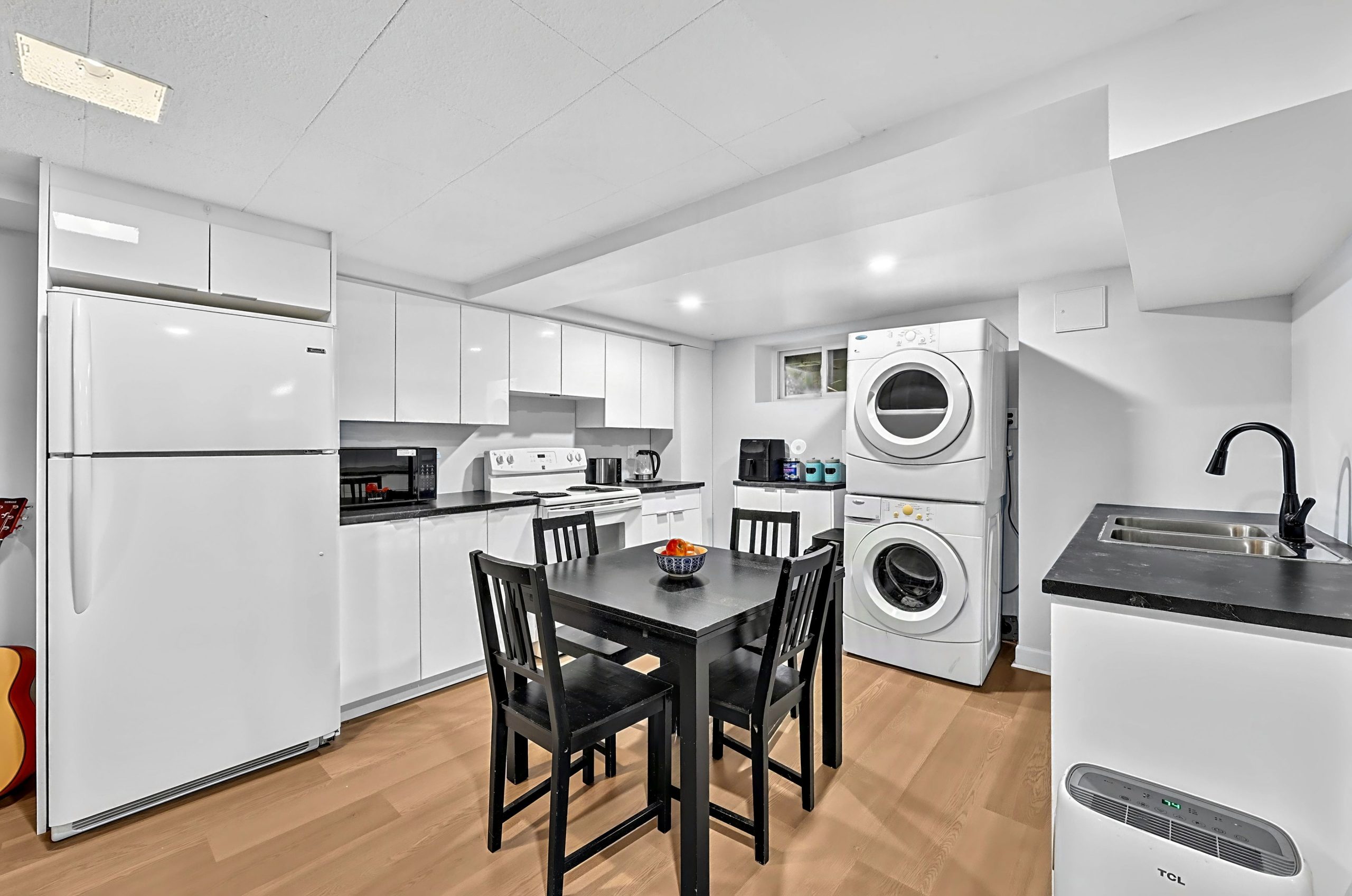 90 Roxborough Road_140